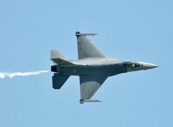 F-16