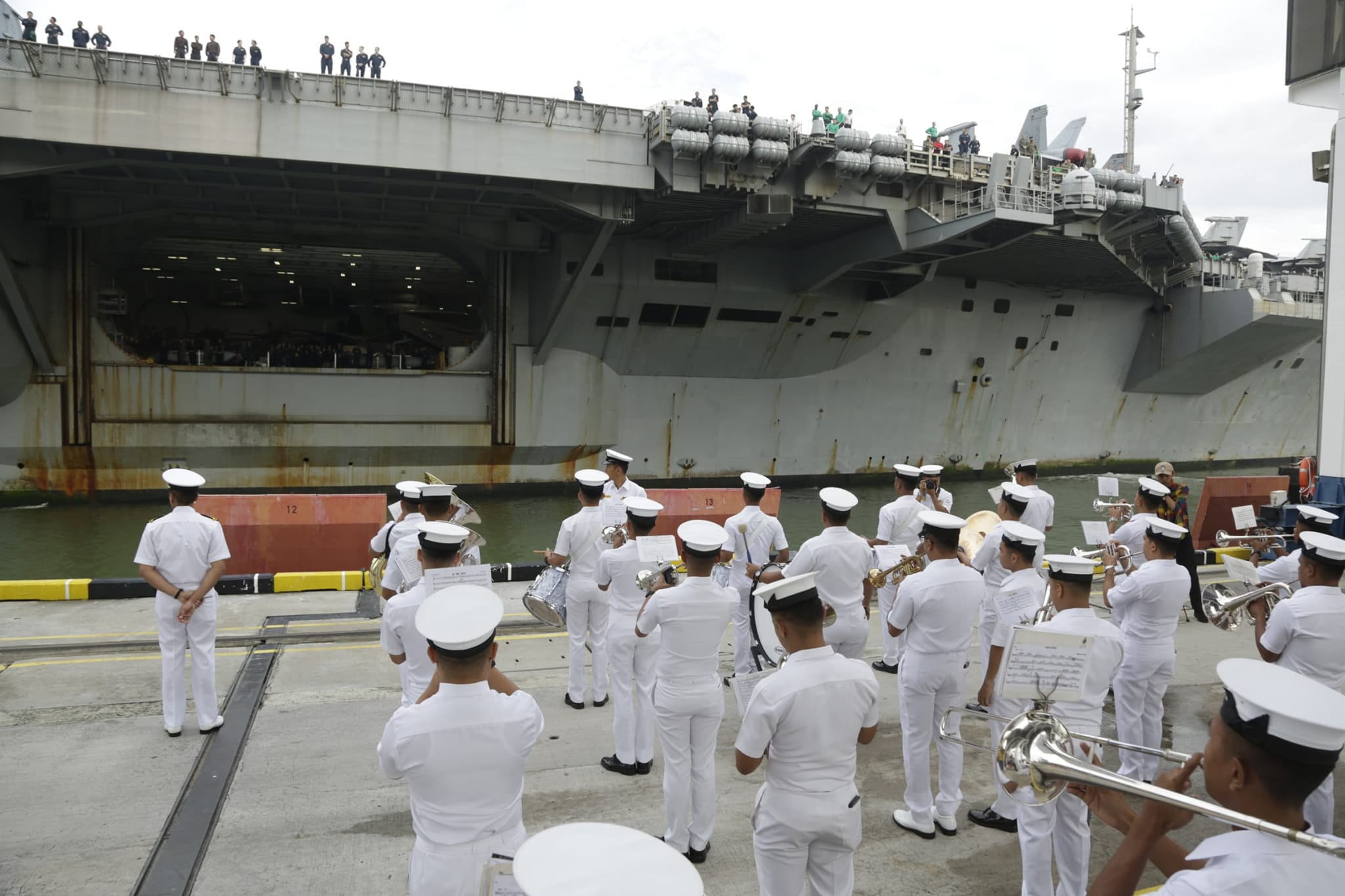 USS Abraham Lincoln