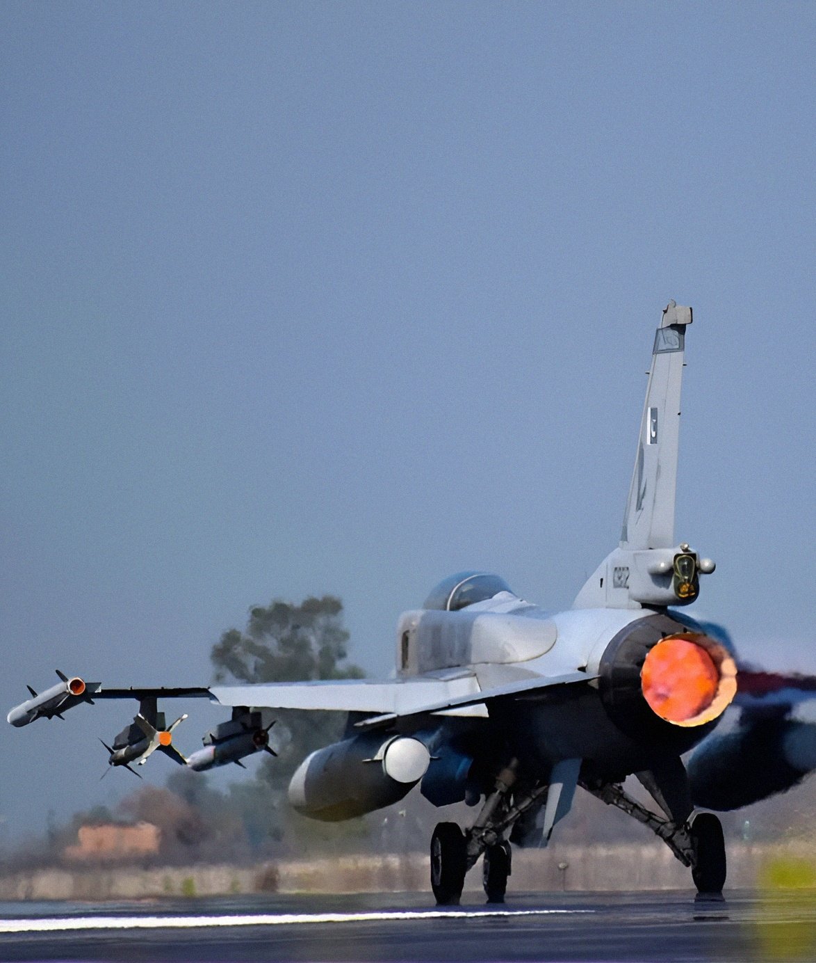 F-16