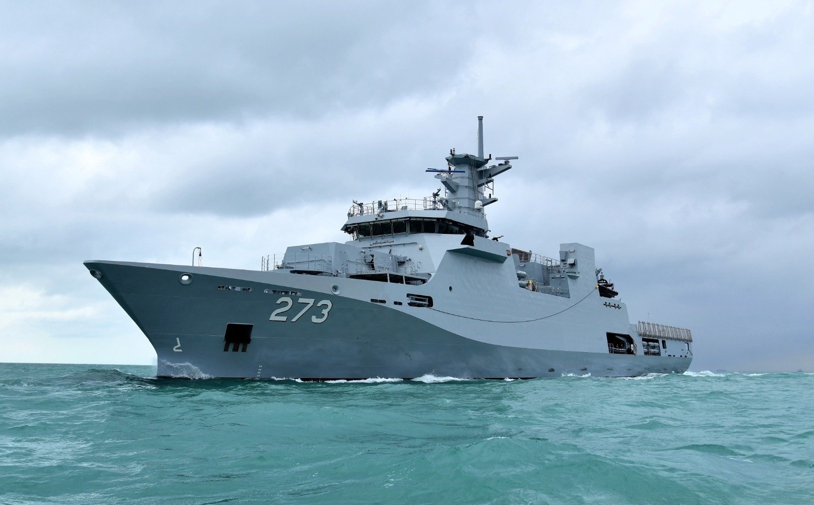 Pakistan’s New Warship Makes High-Stakes Debut: PNS Hunain Rescues Foreign Crew 370km Offshore as Islamabad Expands Arabian Sea Power – Defence Security Asia