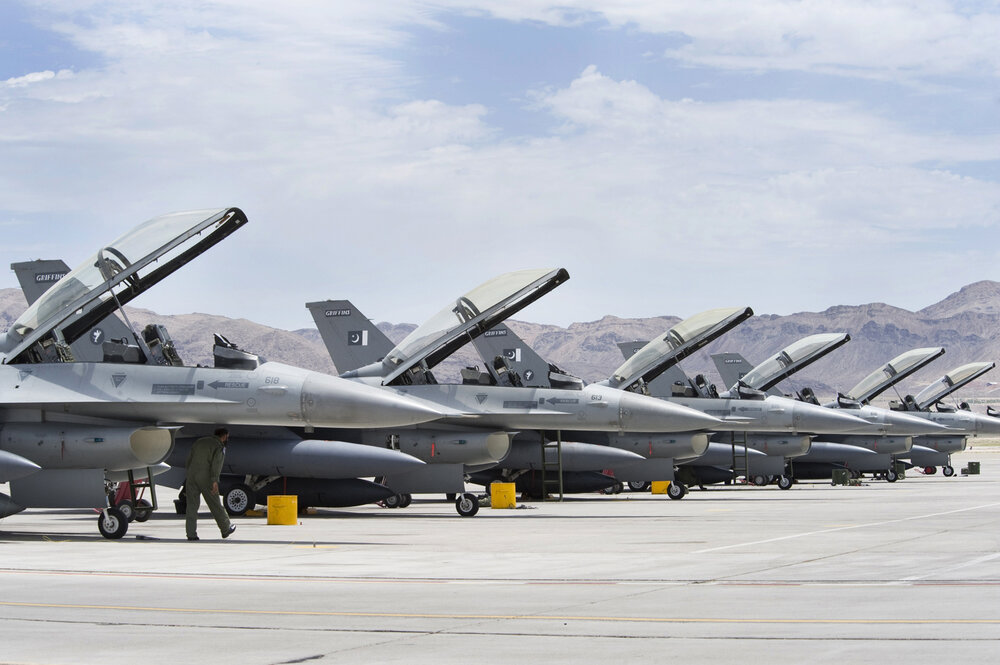 Pakistan F-16