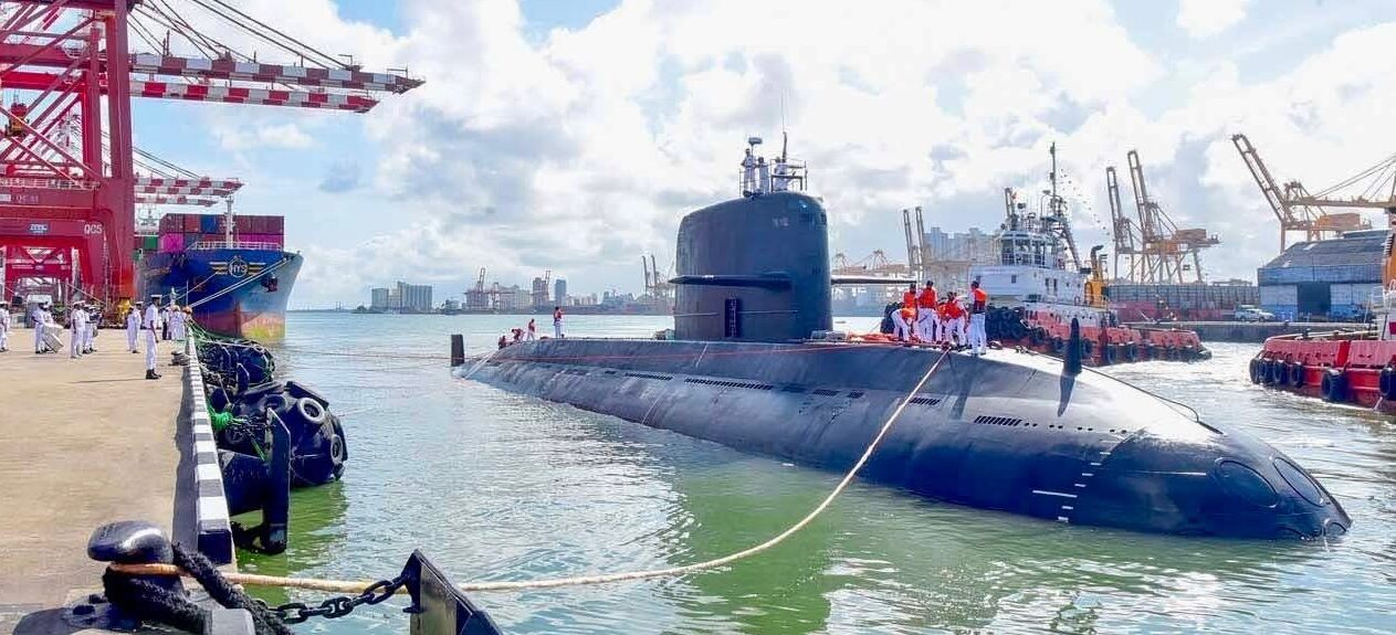 [VIDEO] Pakistan’s Hangor Submarine Fires First Anti-Ship Missile ...